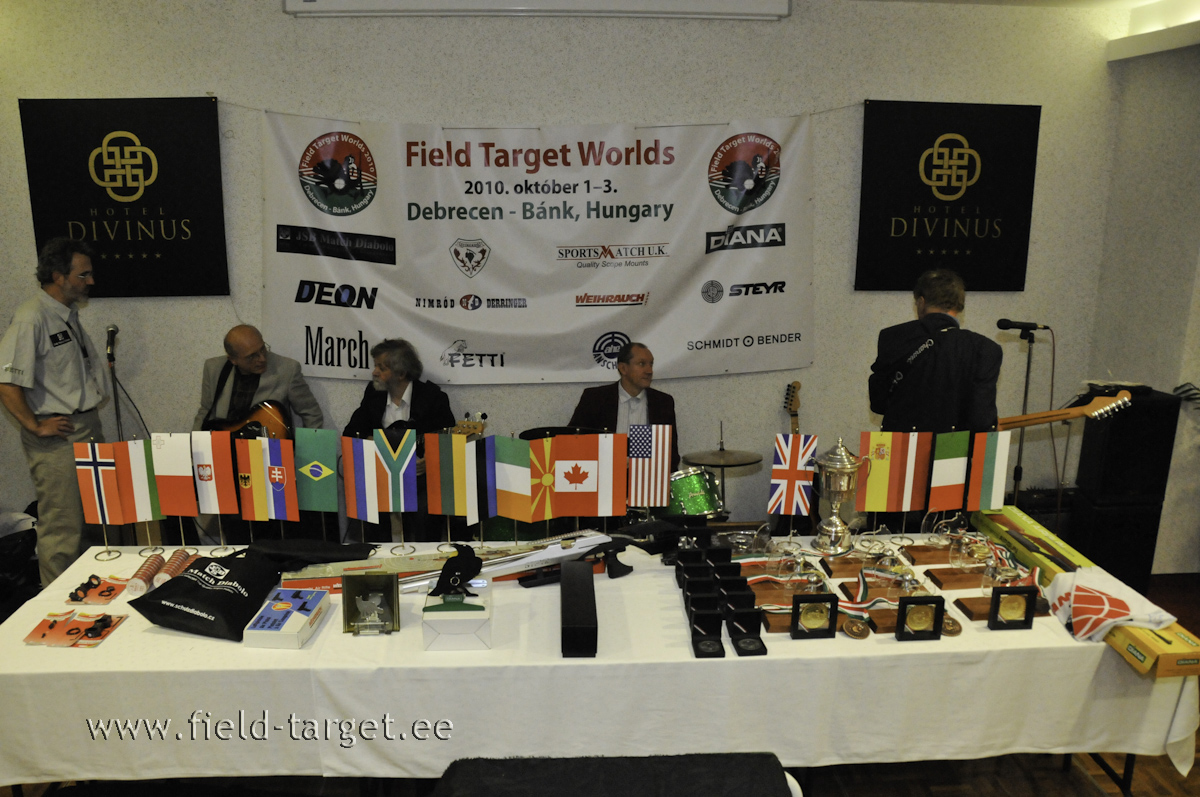 Autasusid, medaleid ja meeneid oli palju